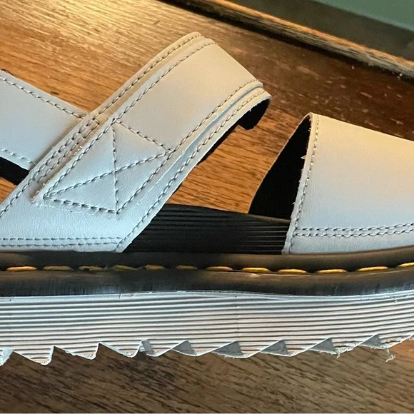 Women’s Dr Martens Voss Sandal size 8 - Picture 3 of 5